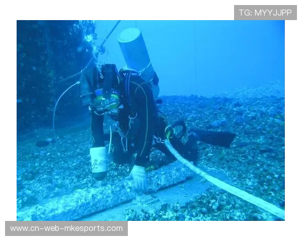 世界冠军水下训练画面疯传：揭秘顶级选手的极限之旅